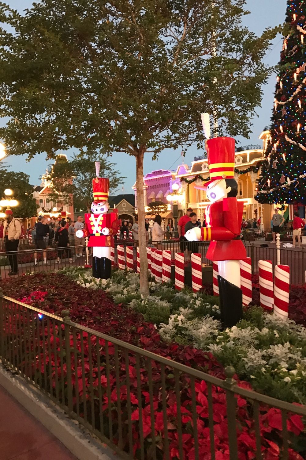Disney World Holiday Tips for the First Time Visitor