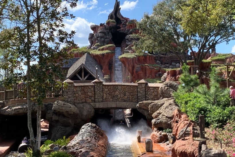 Some Disney Fastpasses are notoriously difficult to snag. But don't give up hope. Here are tips on how to obtain even the most elusive Fastpass reservations at Walt Disney World. #disneytips #fastpass #disneyhacks #disneyworld